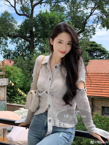 高颜值气质美女仲qiuqiu灵动自然