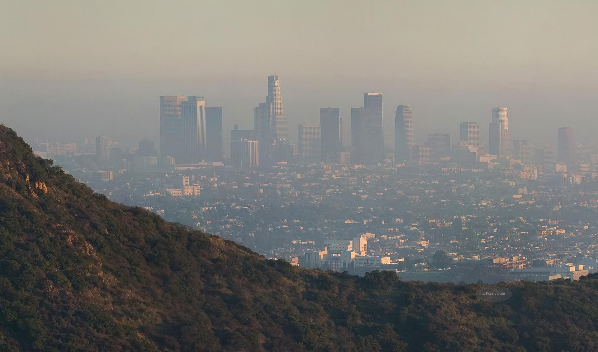 Los_Angeles_Pollution_(cropped).jpg