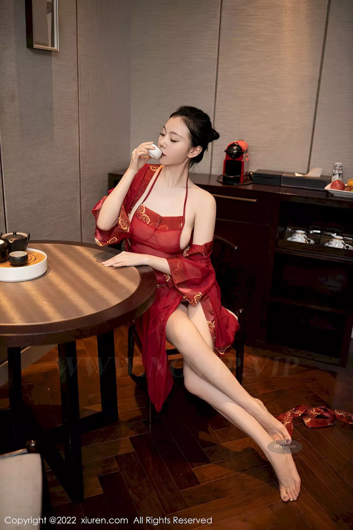 为社么美国选择比特币加密货币而中国选择连续增持黄金?