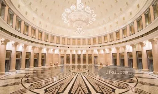 在上海浦東陆家嘴的金融机构中上班是种怎样的体验？