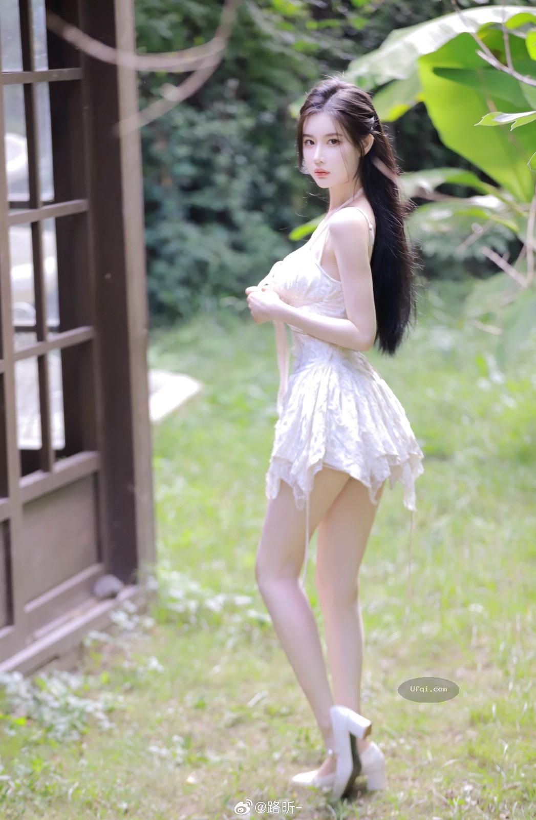 性感美女魔鬼身材天使脸庞: 路人一目 昕明眼亮-2